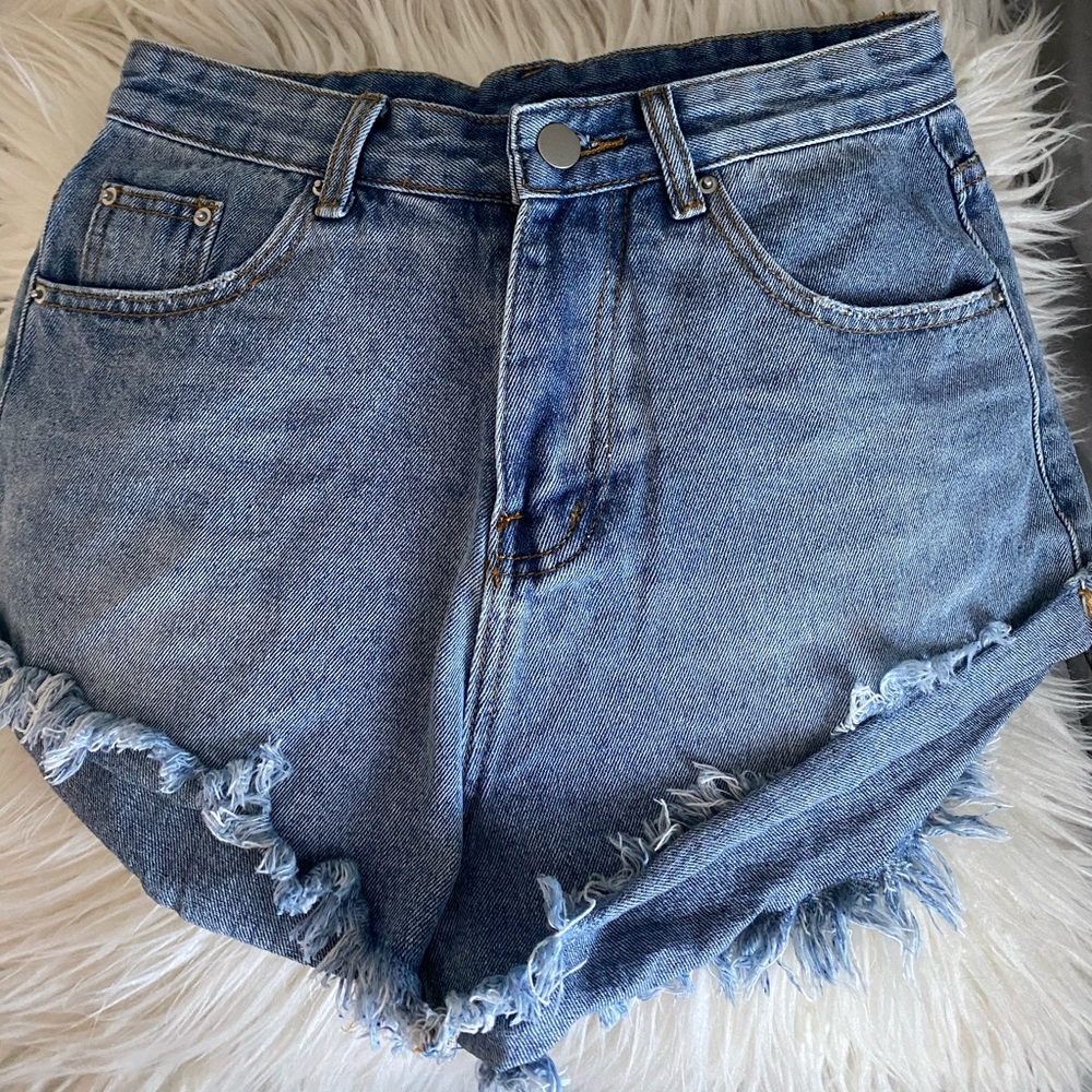 RARE BRANDY MELVILLE JEAN SHORTS